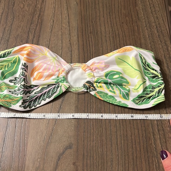 Solid and striped Tati Palm Leaf Print Bikini Top Size Small NWT 🌴 - Picture 5 of 6